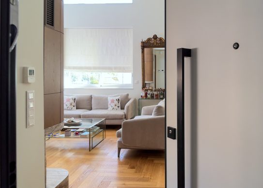 IMG_01_01_53_05_2048px